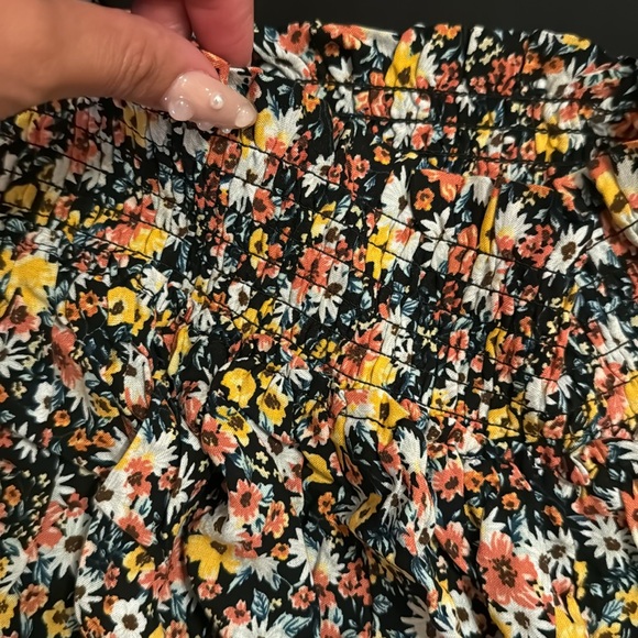 Wild Fable, brand new. Black with flowers. Stretchy waist. - Picture 2 of 4